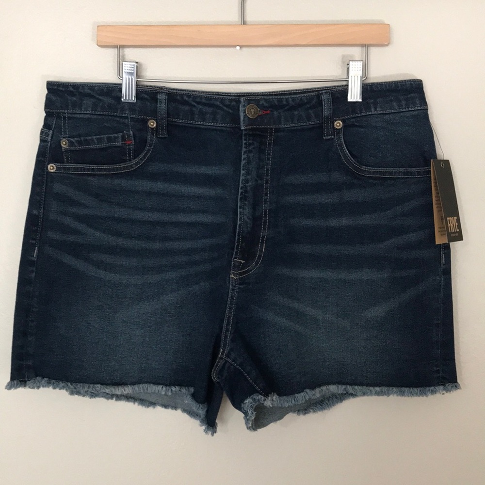 NEW‎ FRYE Jean Shorts. Size 16